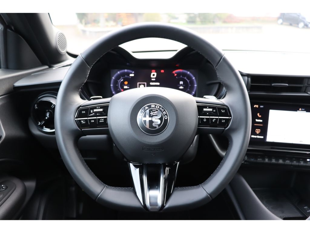 Alfa Romeo Junior 2025