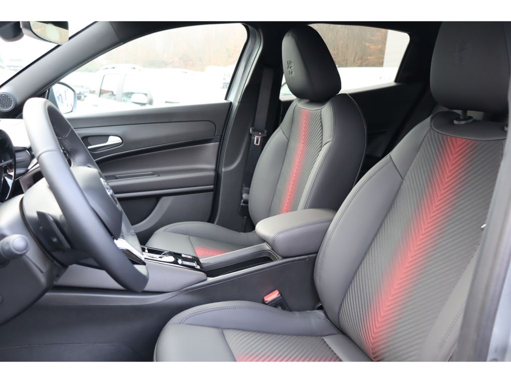 Alfa Romeo Junior 2025