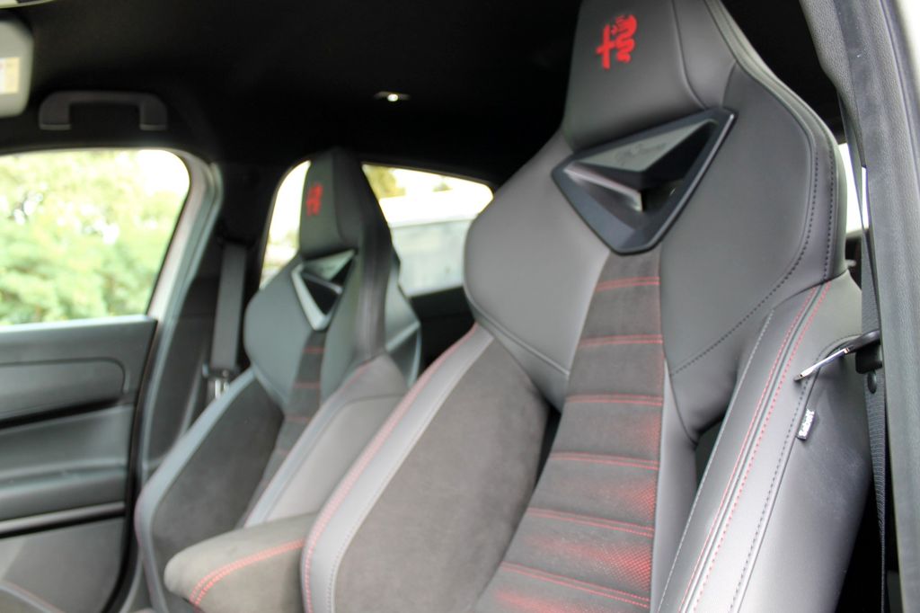 Alfa Romeo Junior 2025