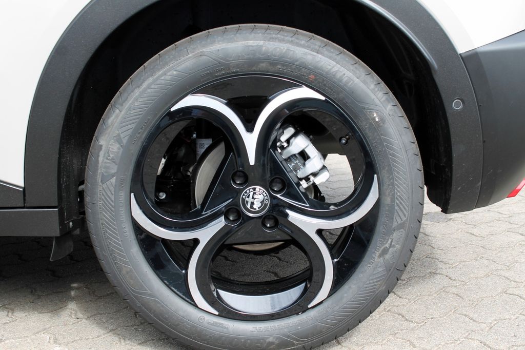 Alfa Romeo Junior 2025