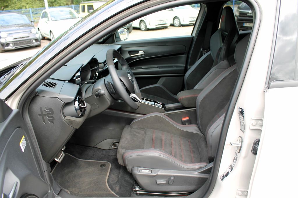 Alfa Romeo Junior 2025