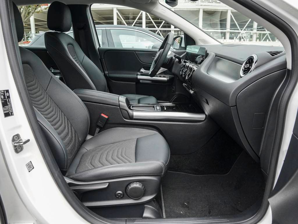 Mercedes-Benz B 200 2024