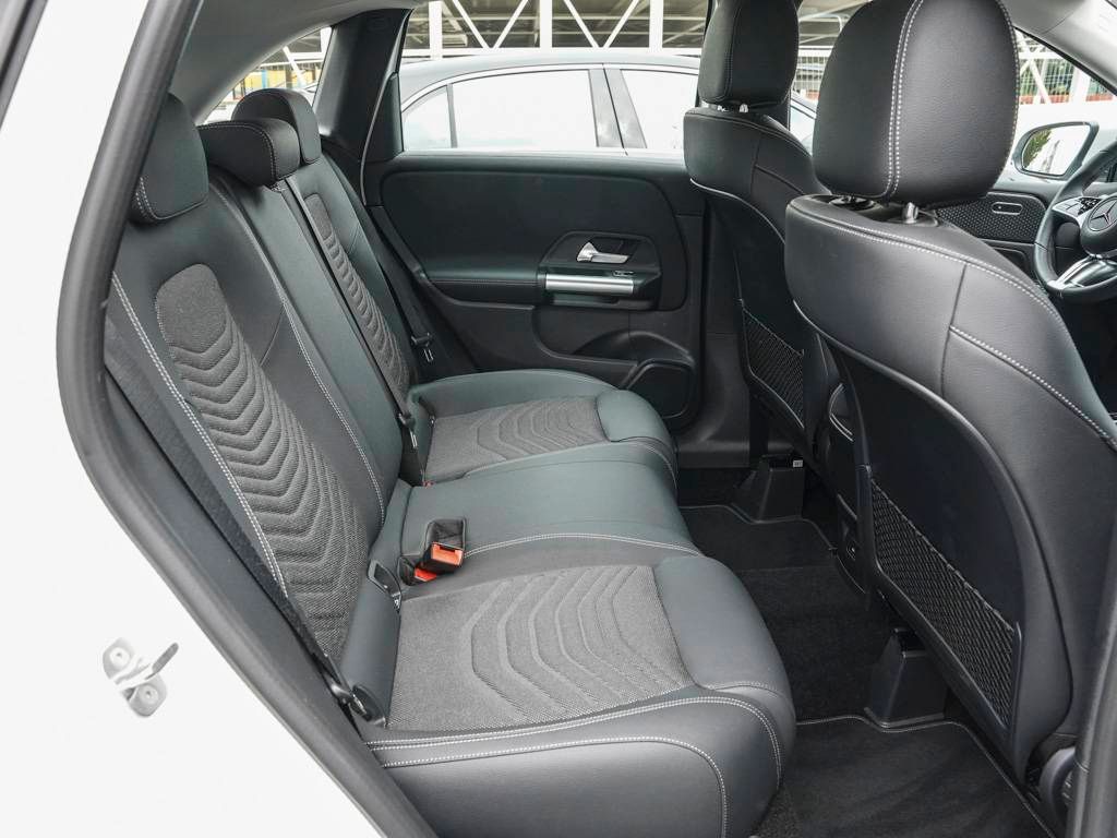 Mercedes-Benz B 200 2024
