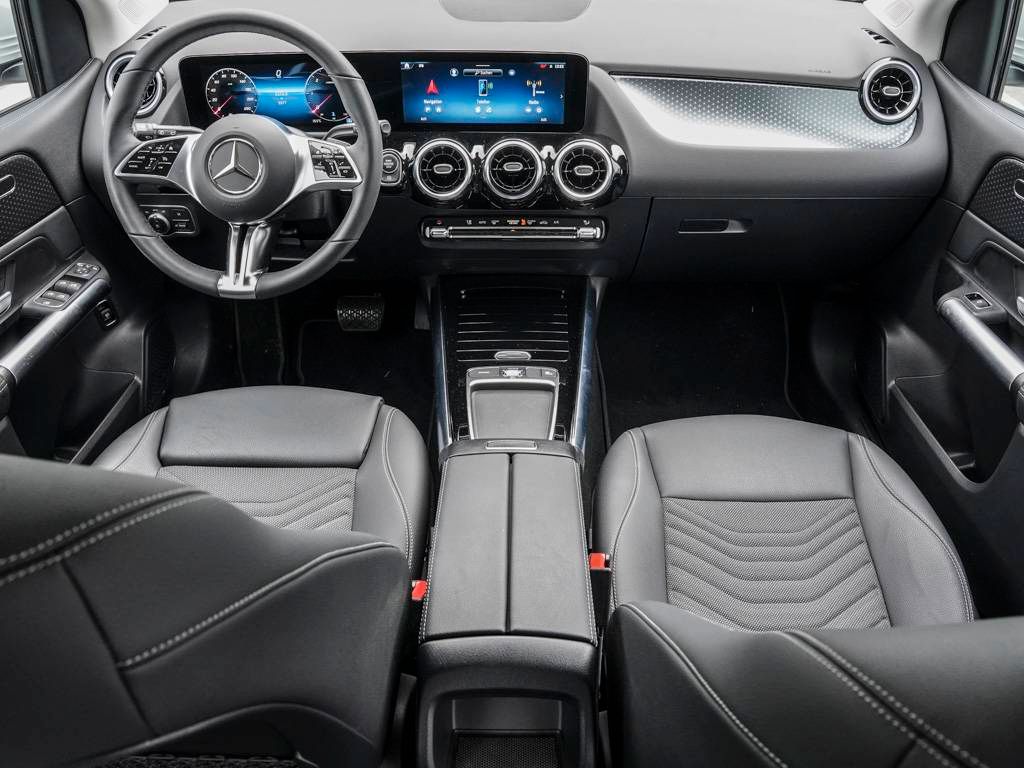 Mercedes-Benz B 200 2024