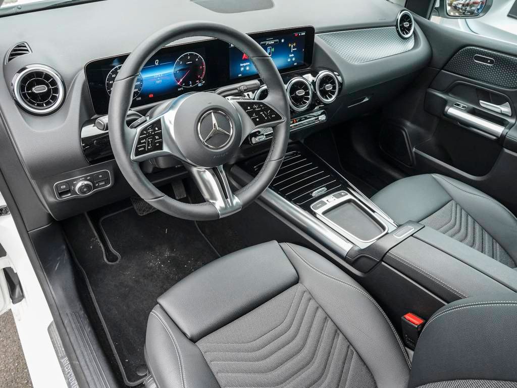 Mercedes-Benz B 200 2024