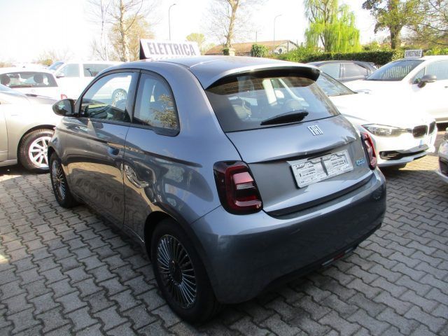Fiat 500 2024