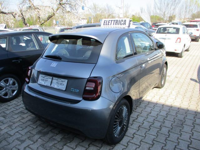 Fiat 500 2024