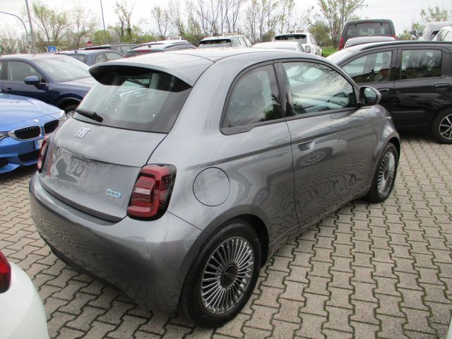 Fiat 500 2024