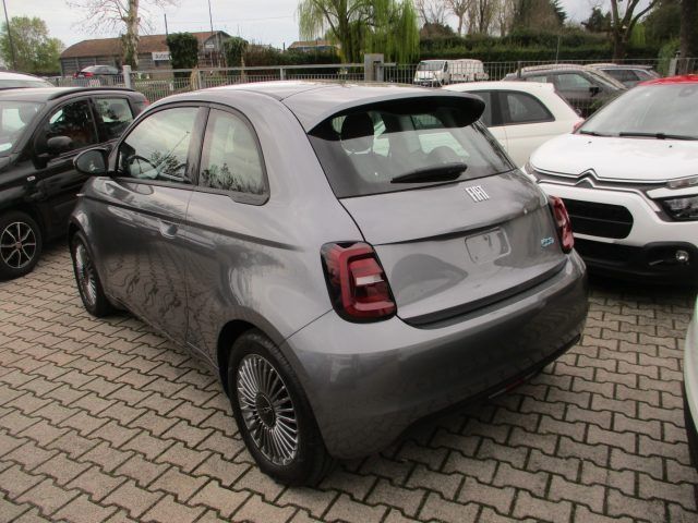 Fiat 500 2024