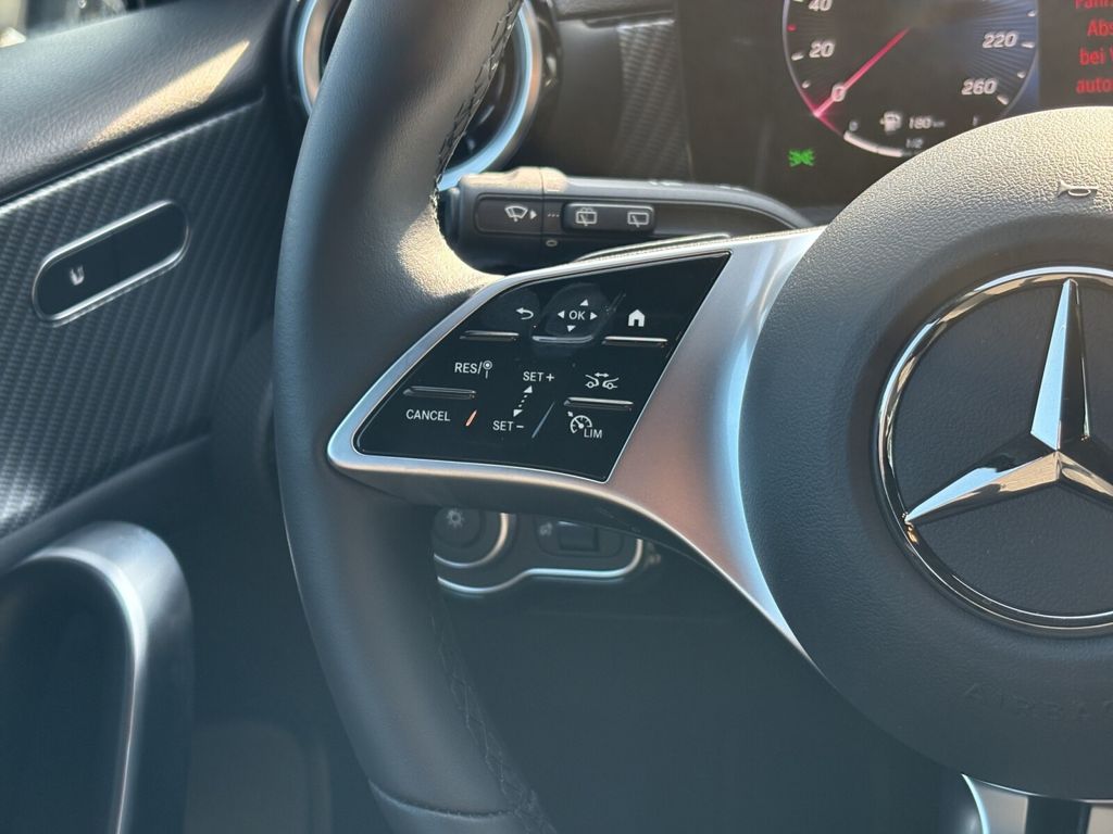 Mercedes-Benz A 180 2024