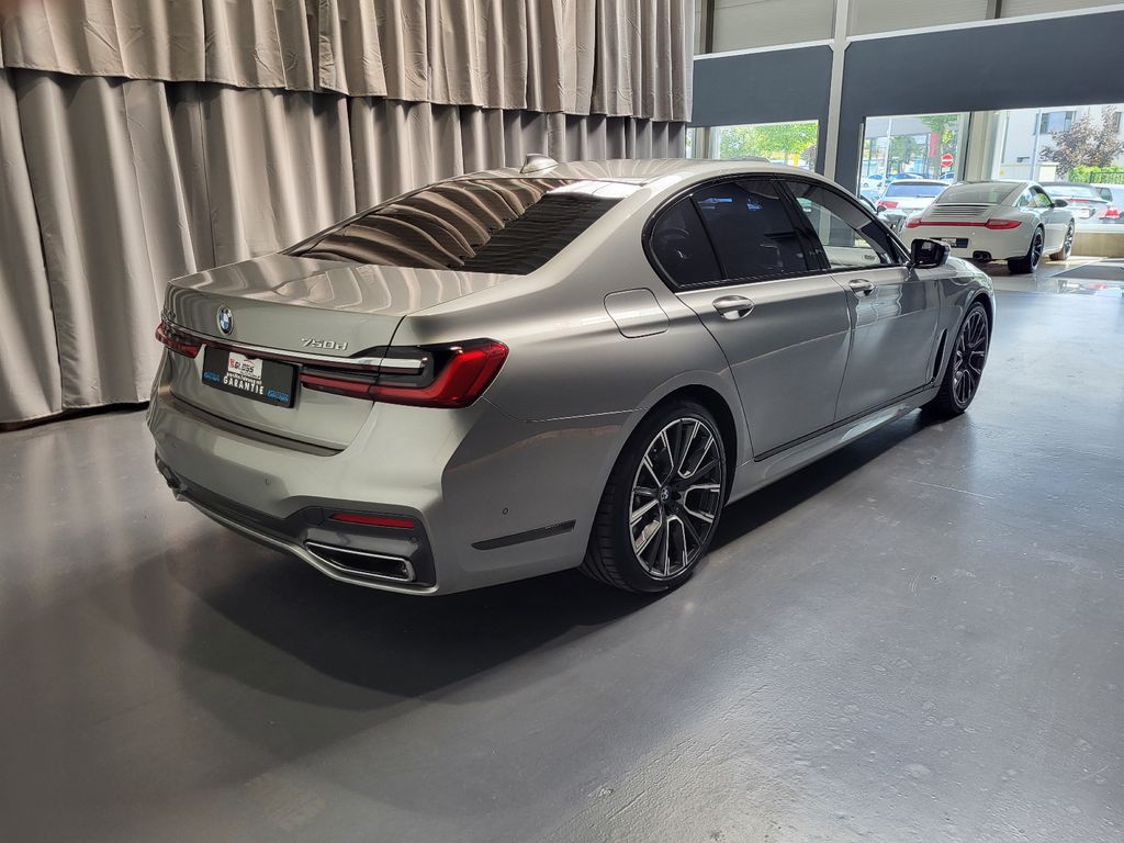 BMW 750 2019