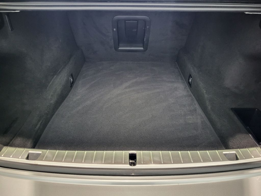 BMW 750 2019