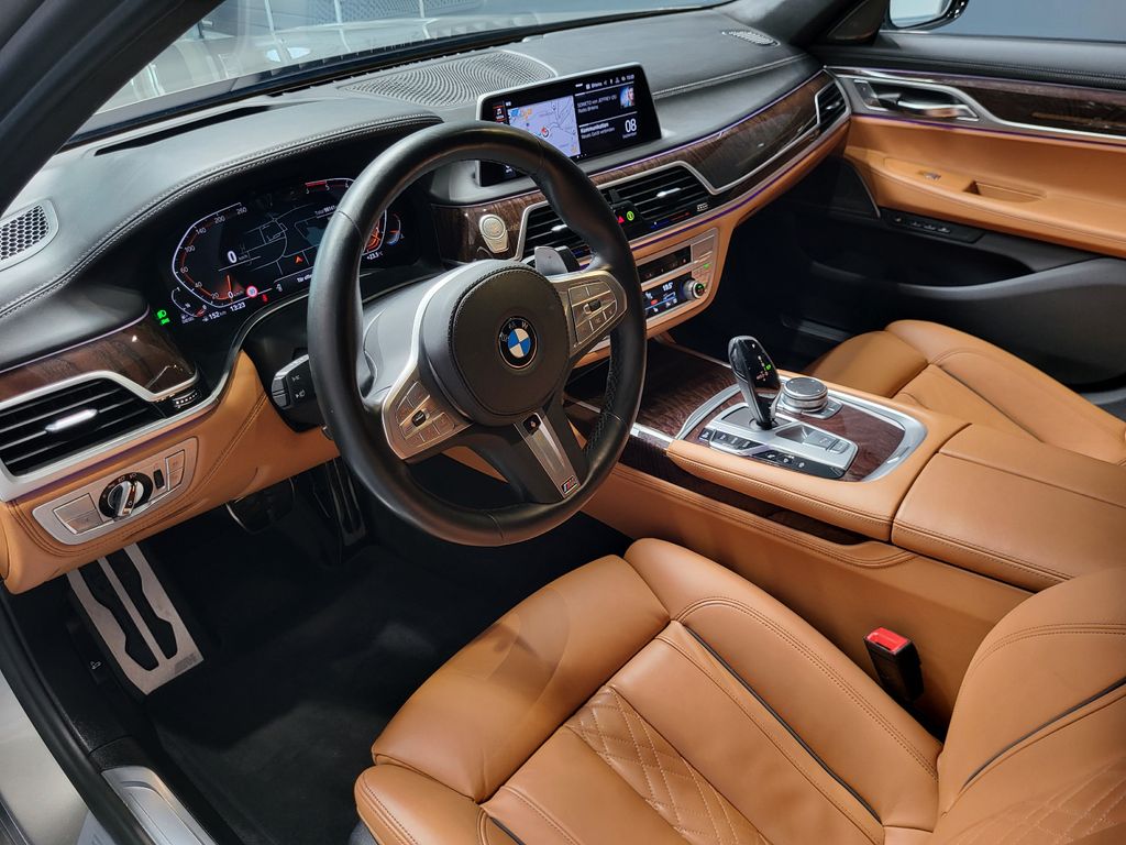 BMW 750 2019