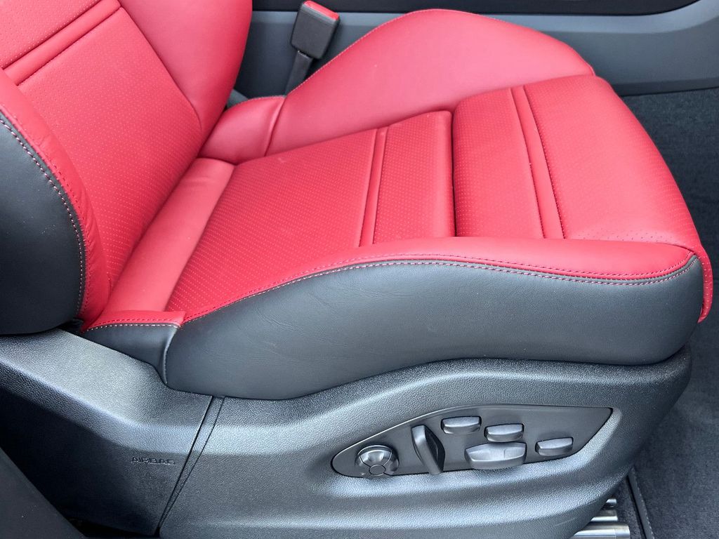 Porsche Cayenne 2024