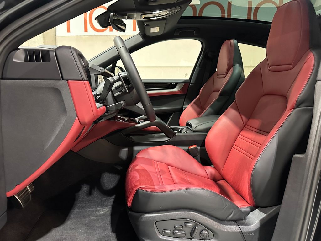 Porsche Cayenne 2024