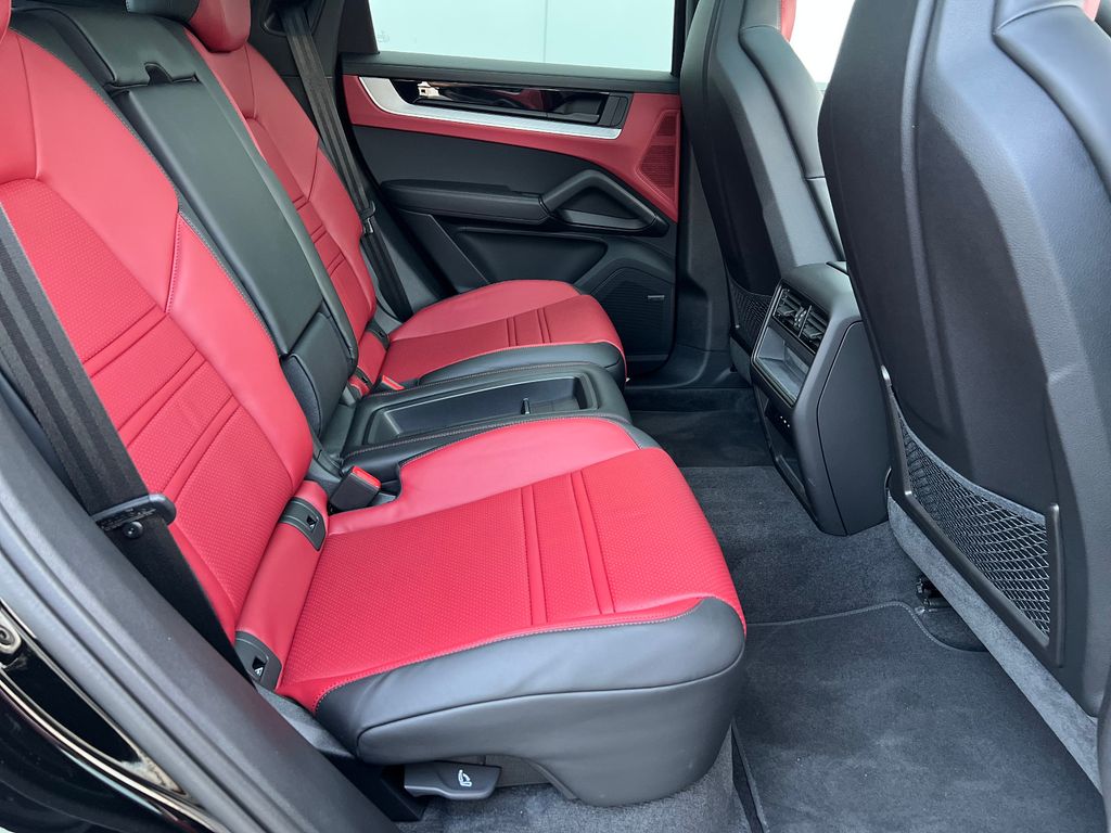 Porsche Cayenne 2024