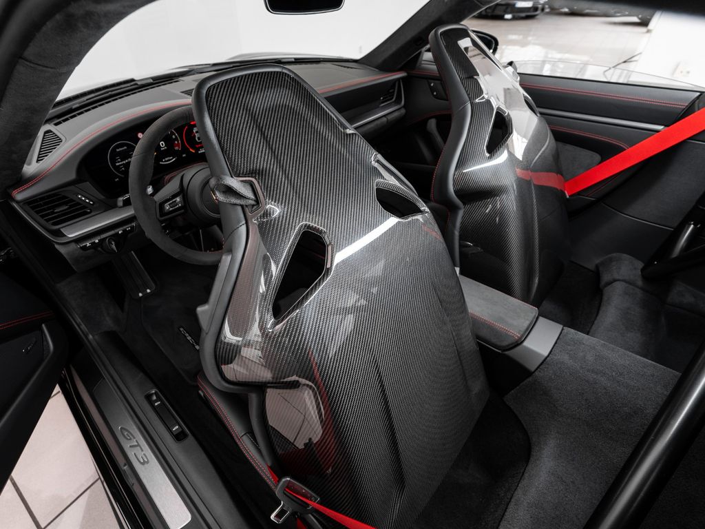 Porsche 992 2025