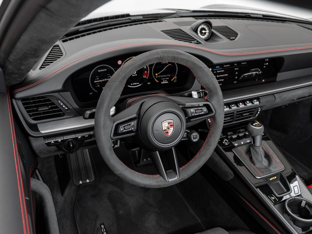 Porsche 992 2025