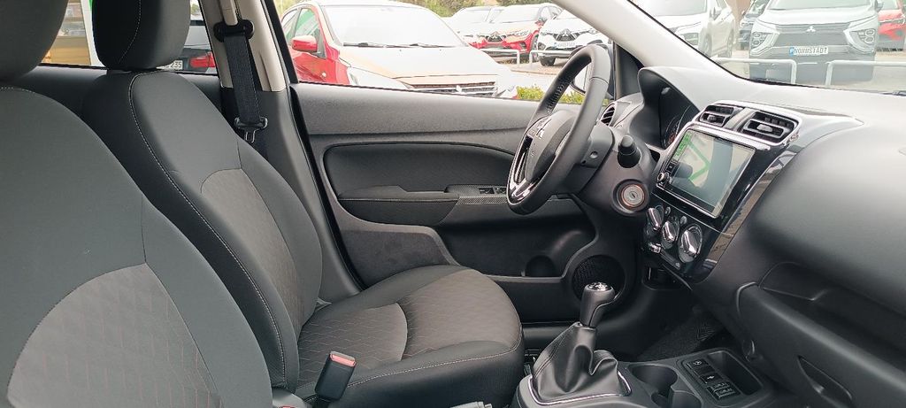 Mitsubishi Space Star 2025