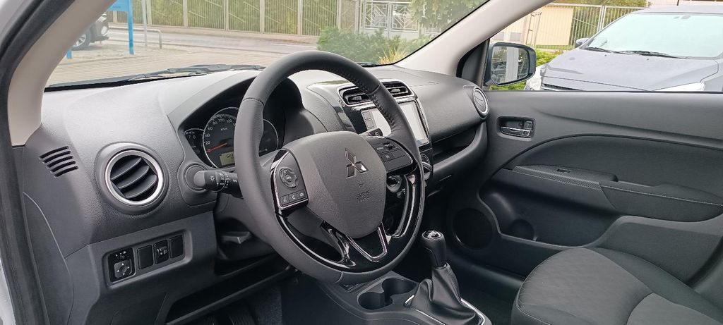 Mitsubishi Space Star 2025