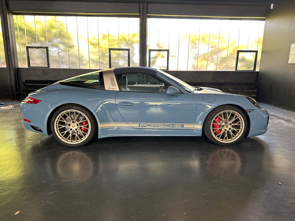 Porsche 911 2017
