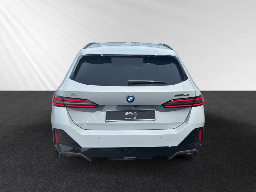 BMW i5 2025