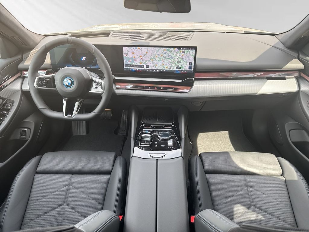 BMW i5 2025
