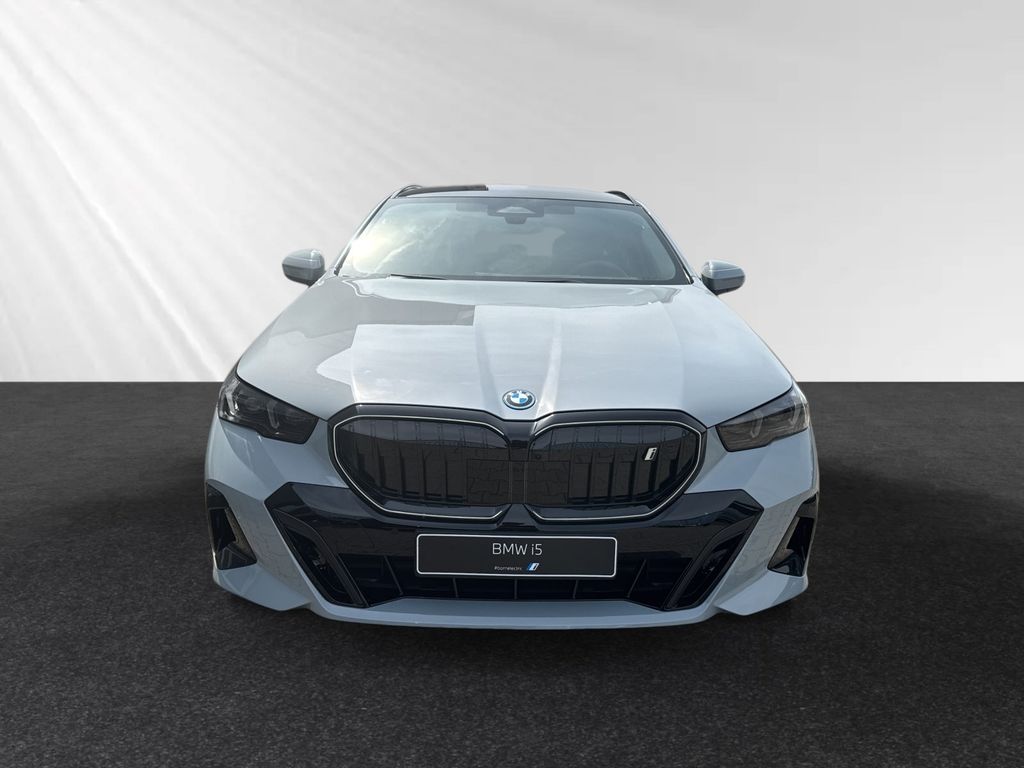 BMW i5 2025