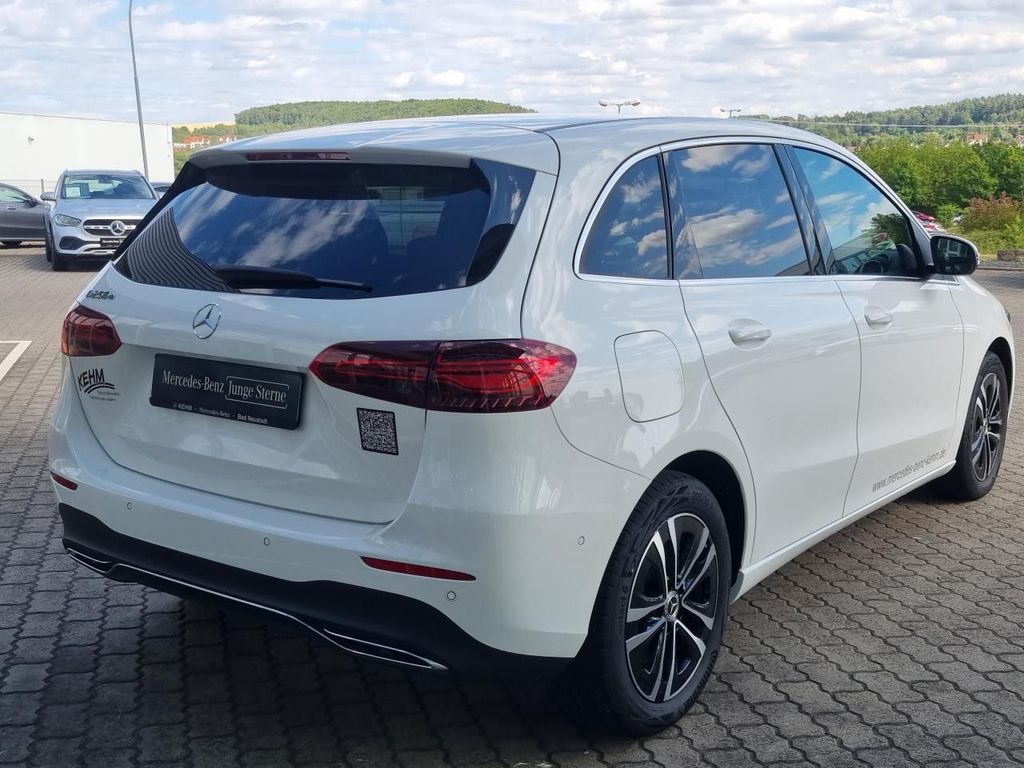 Mercedes-Benz B 250 2023