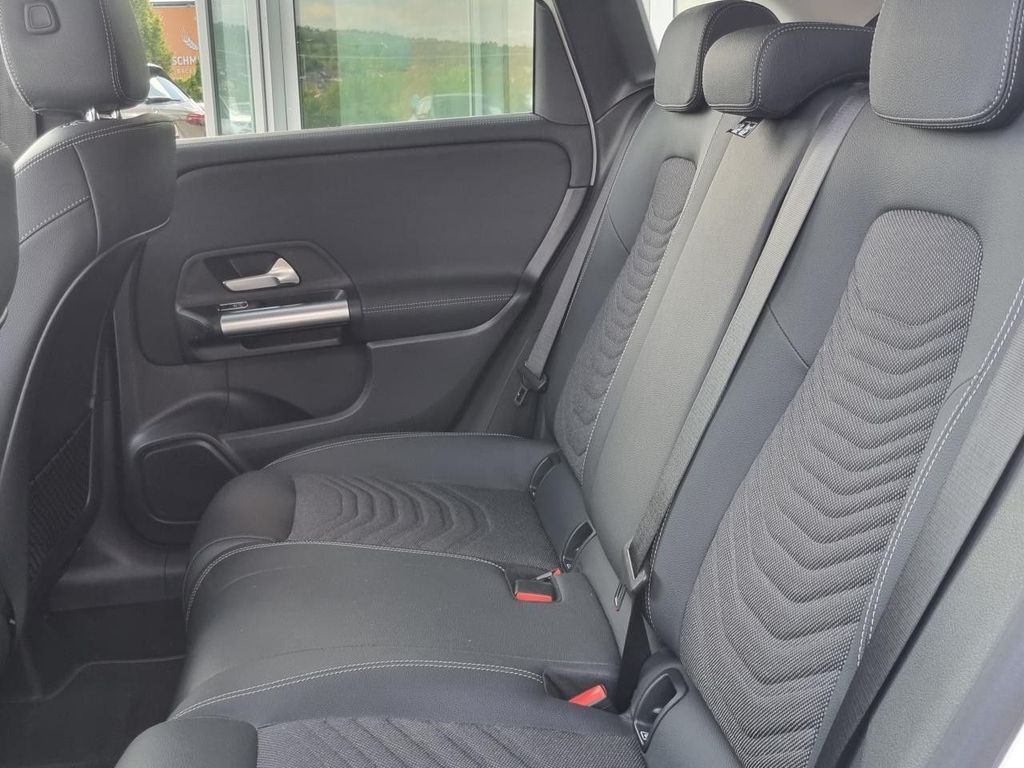 Mercedes-Benz B 250 2023