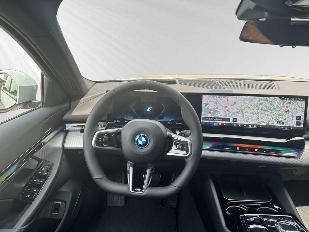 BMW i5 2025