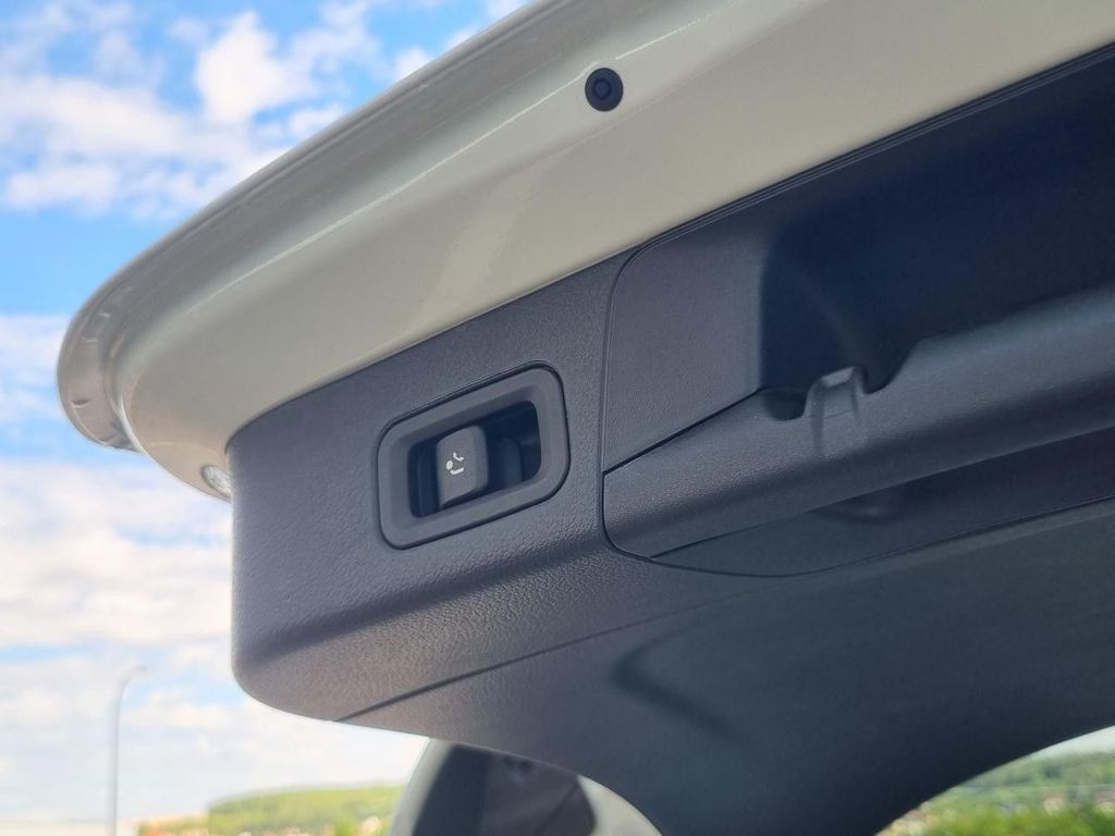 Mercedes-Benz B 250 2023