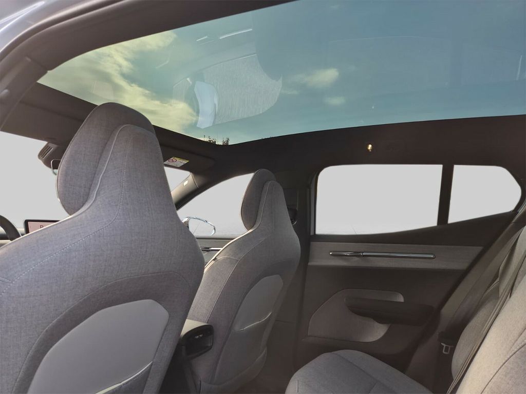 Volvo EX30 2025