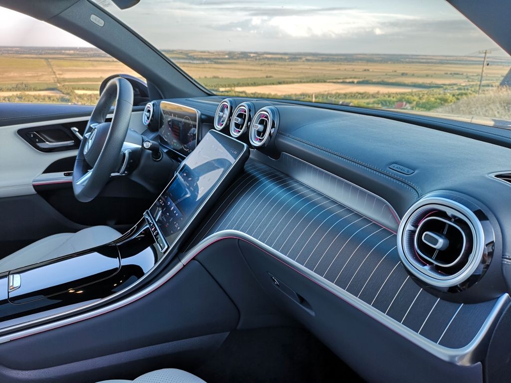 Mercedes-Benz GLC 300 2023