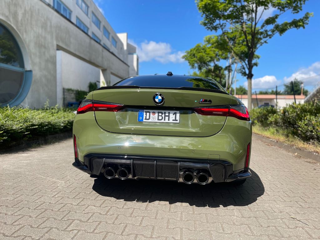 BMW M4 2025