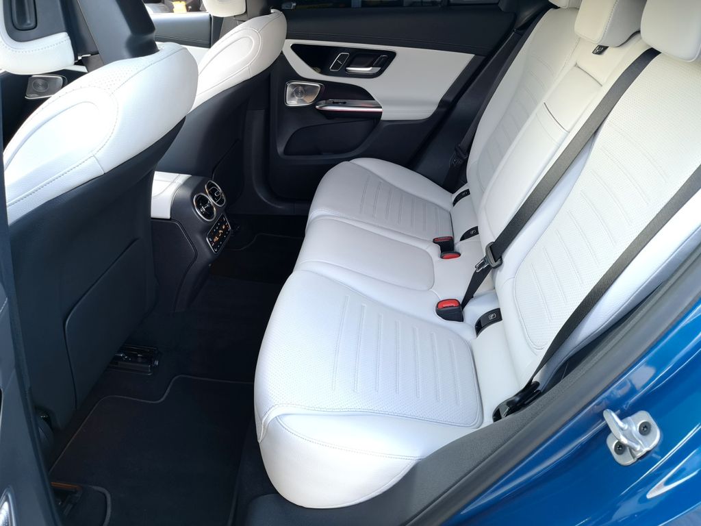 Mercedes-Benz GLC 300 2023