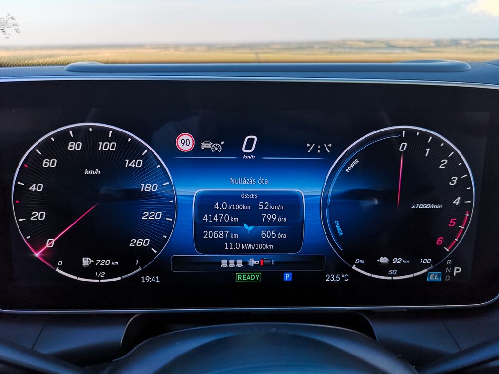 Mercedes-Benz GLC 300 2023