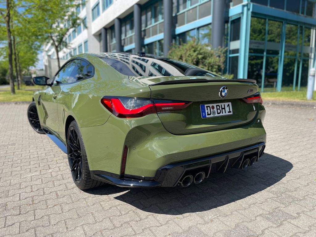 BMW M4 2025