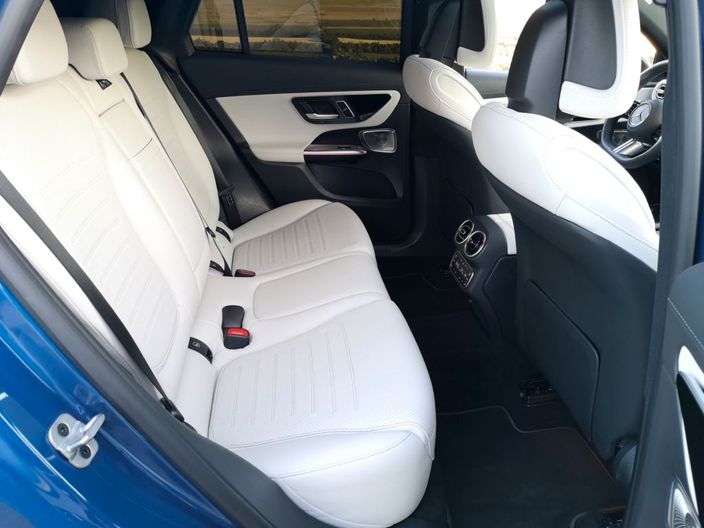 Mercedes-Benz GLC 300 2023