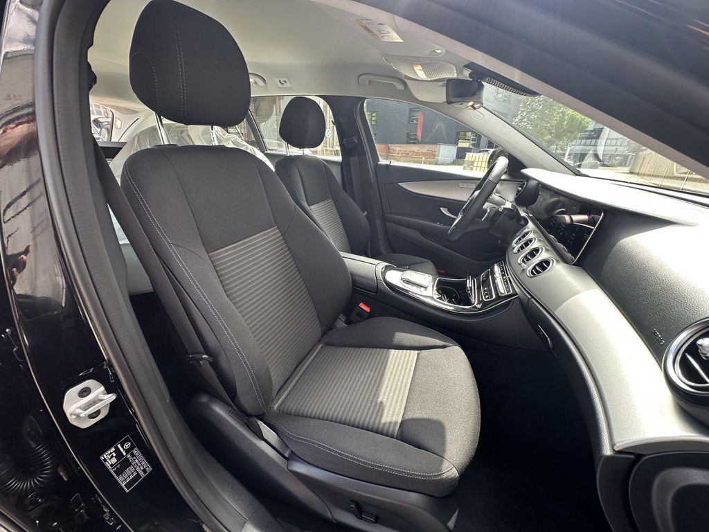 Mercedes-Benz E 300 2022