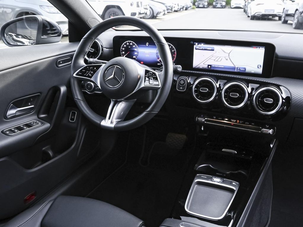 Mercedes-Benz CLA 180 2024