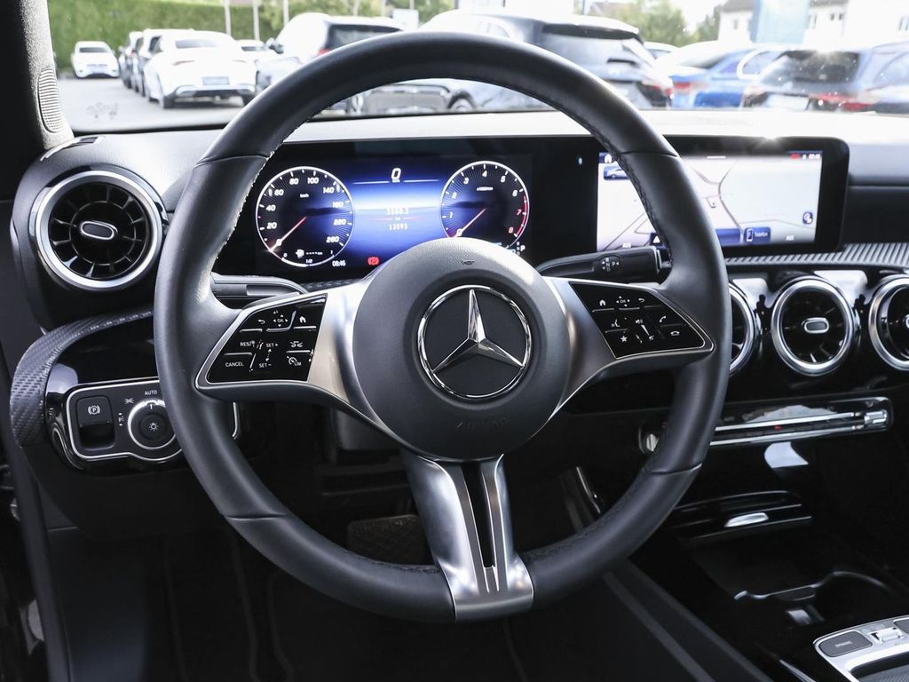 Mercedes-Benz CLA 180 2024