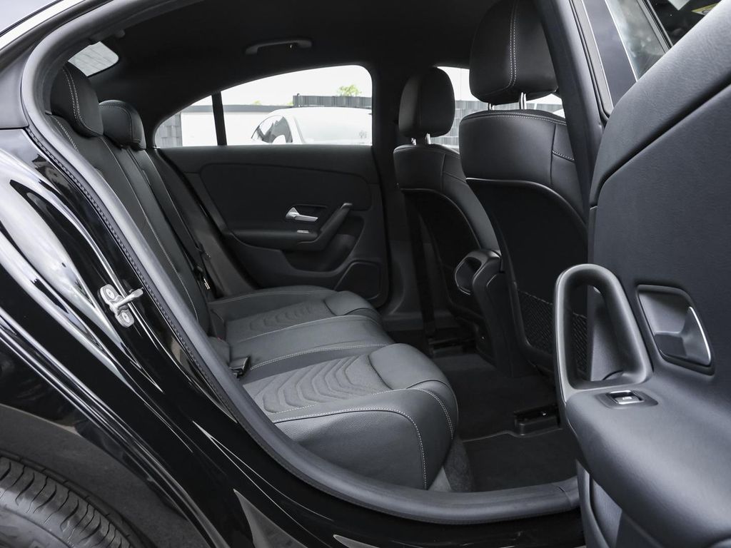 Mercedes-Benz CLA 180 2024