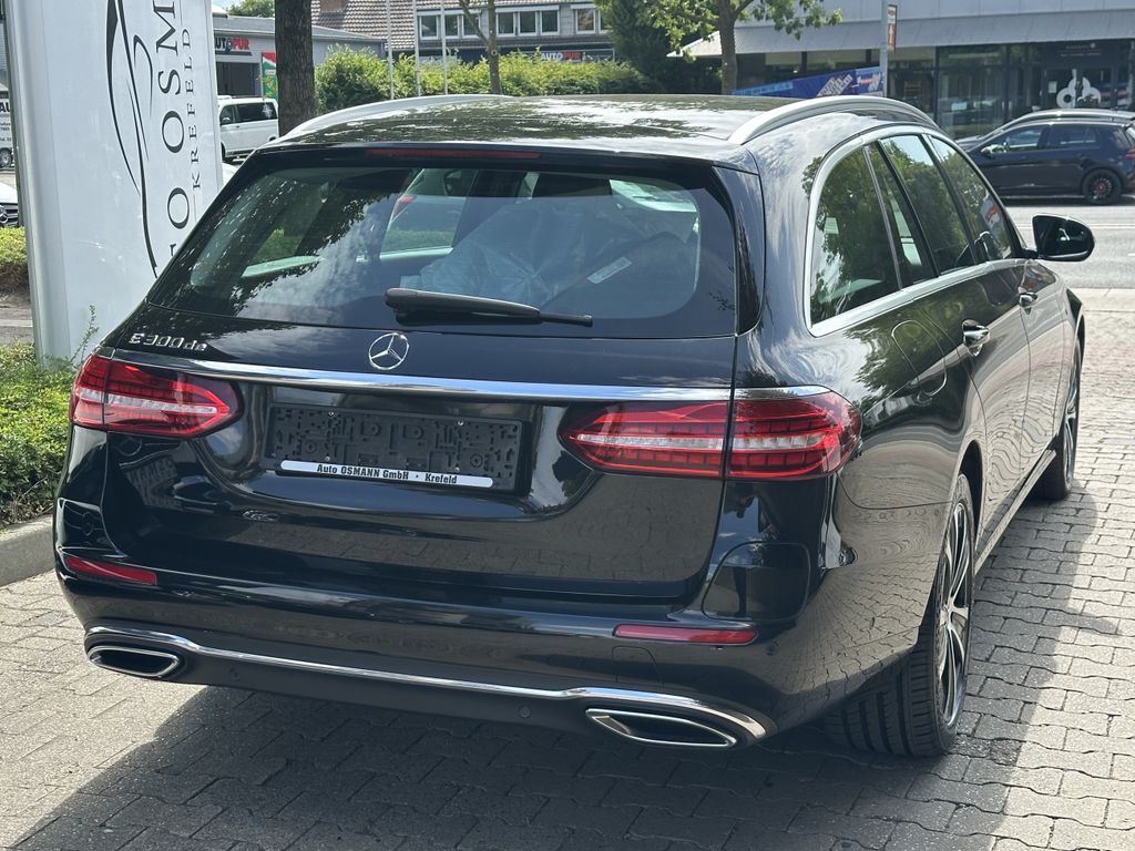 Mercedes-Benz E 300 2022