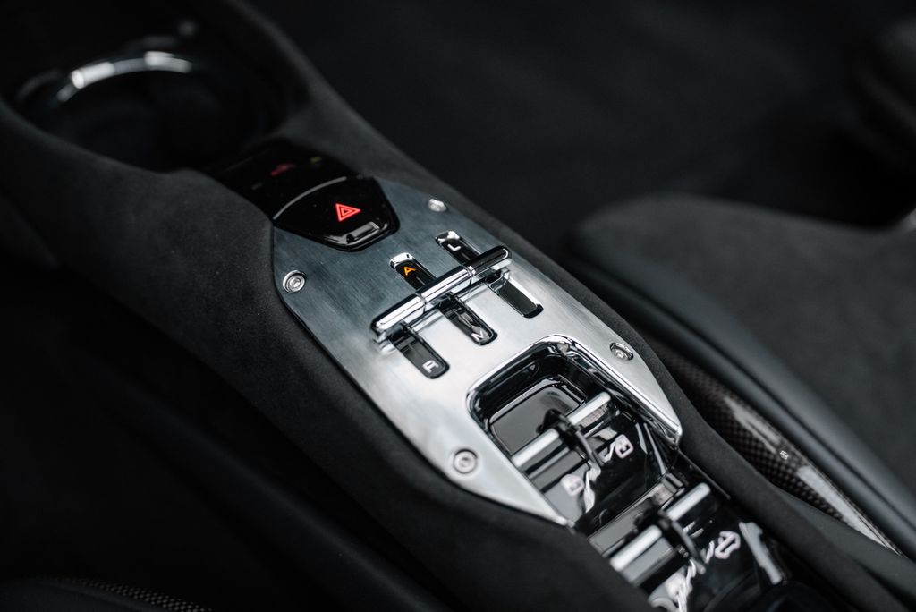 Ferrari 296 GTS 2025