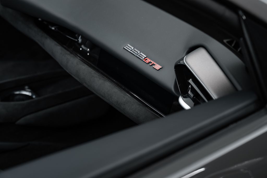 Ferrari 296 GTS 2025