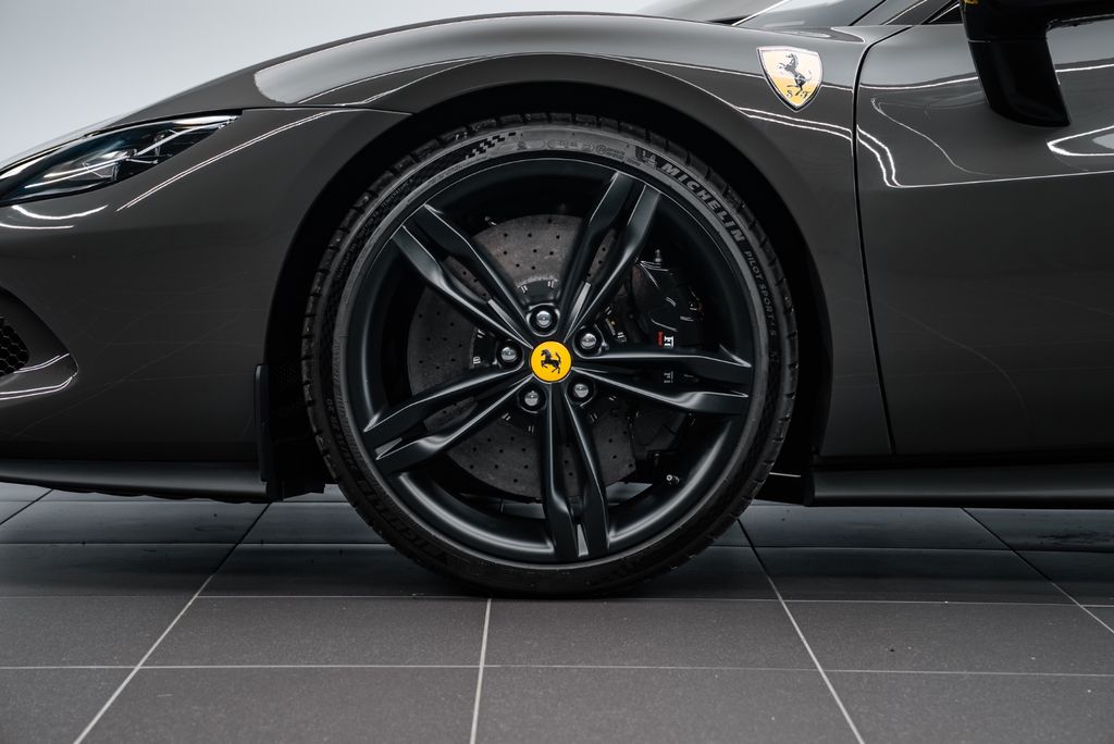 Ferrari 296 GTS 2025