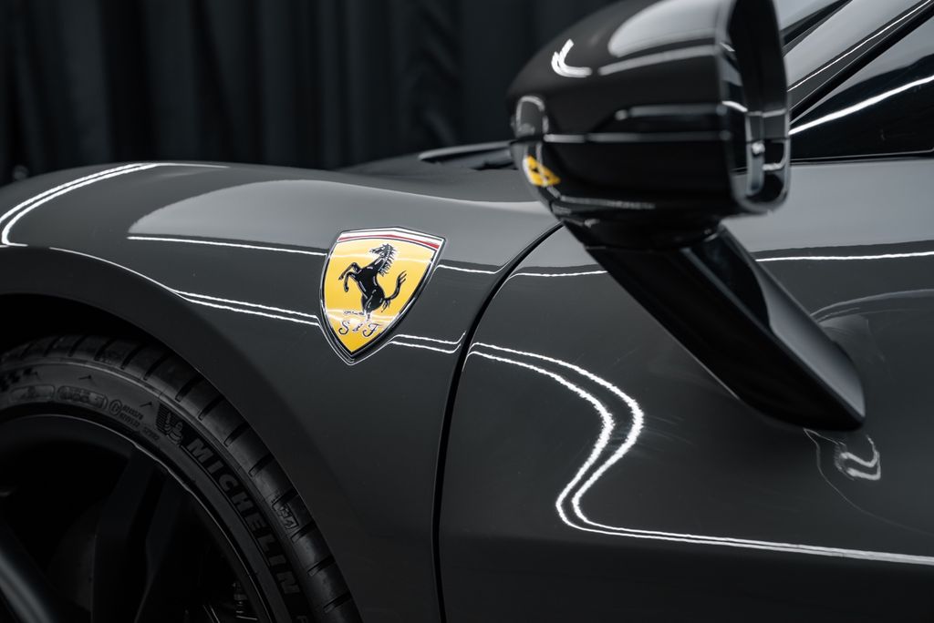 Ferrari 296 GTS 2025