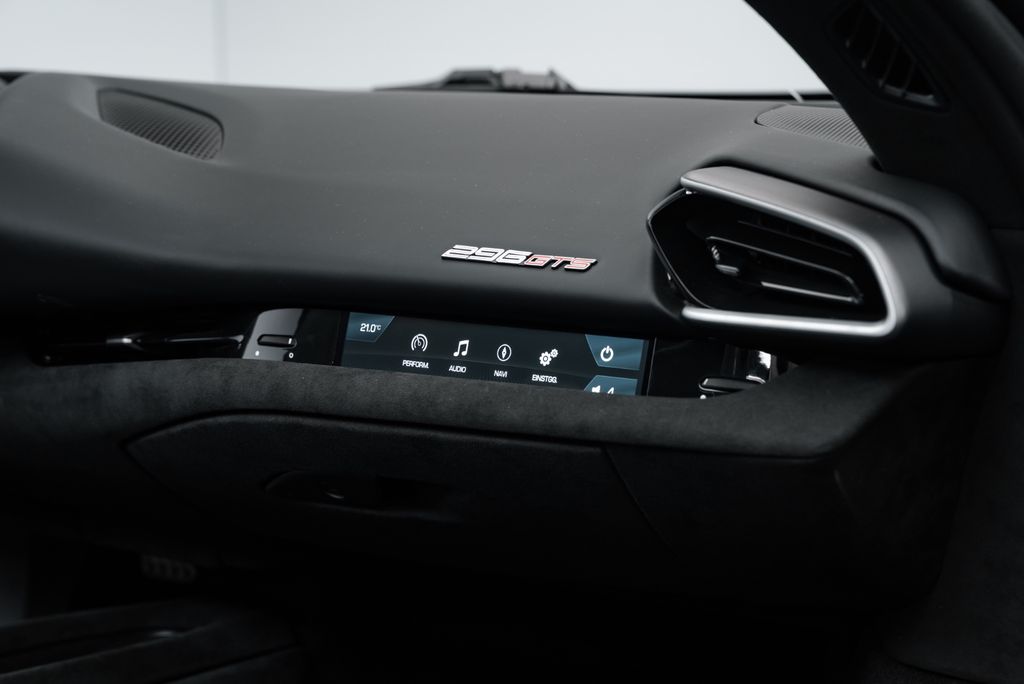 Ferrari 296 GTS 2025