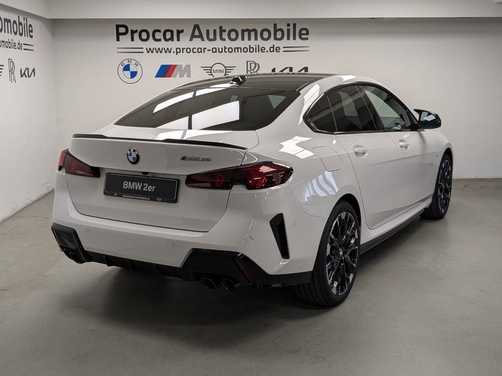 BMW M235